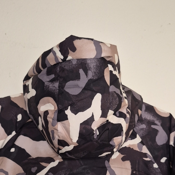 All in Motion Kids Puffer Jacket - Black, Gray, White Camo - Picture 10 of 13